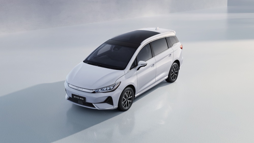 BYD M6 측면