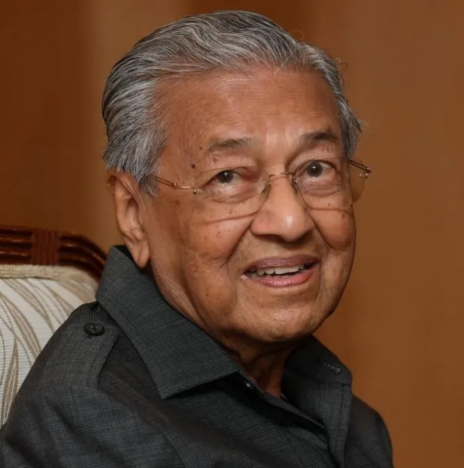 마하티르 빈 모하맛 — 말레이시아 국민차 프로젝트의 아버지